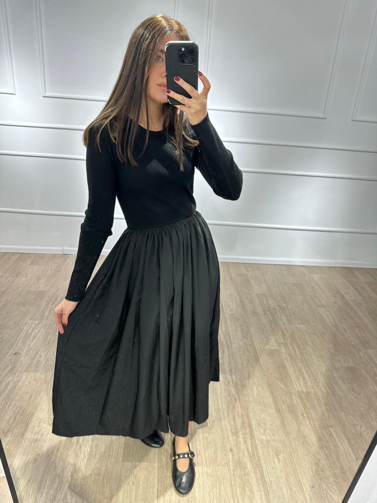 Robe black